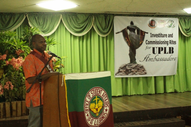 Leonardus Tumuka, one of the recipients of Service and Leadership Award, narrated the challenges he faced in studying in a foreign country.